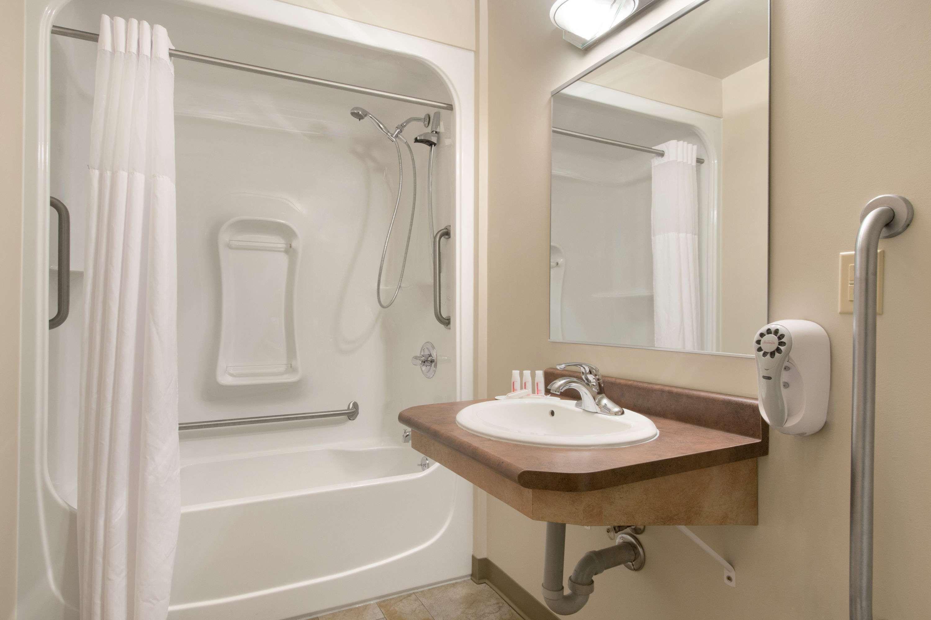 Days Inn & Suites By Wyndham Thunder Bay Eksteriør bilde