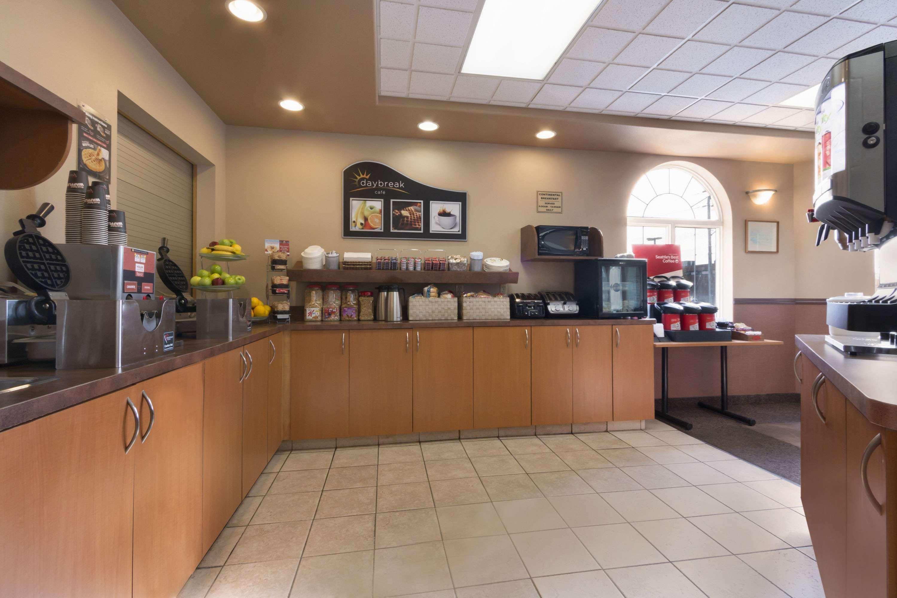 Days Inn & Suites By Wyndham Thunder Bay Eksteriør bilde