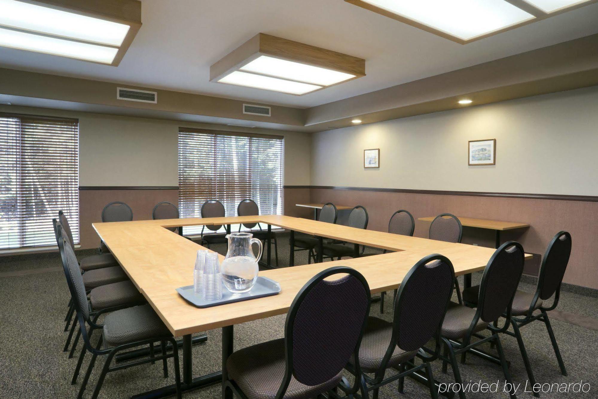 Days Inn & Suites By Wyndham Thunder Bay Business bilde